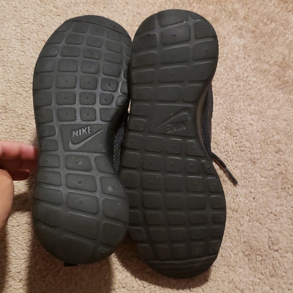 Nike sneakers - Picture 2 of 6